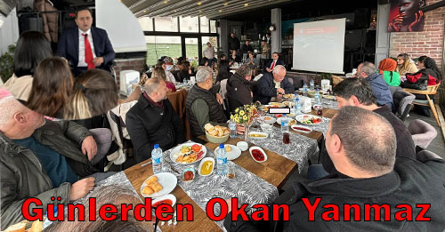 çatı Cafede bir araya geldiler