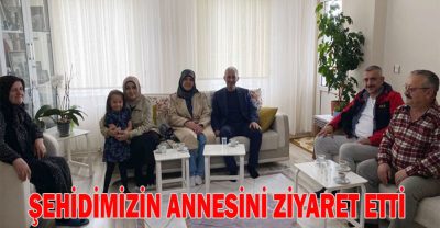 Ak Parti İlçe Başkanı Burhan İşleyen ve Yönetim Kurulu, Kadın Kolları Başkanı Lehuza Sarıca ile Birlikte Şehit Annesi Şehrinaz Çelik’i Ziyaret Ederek Anneler Gününü Kutladılar