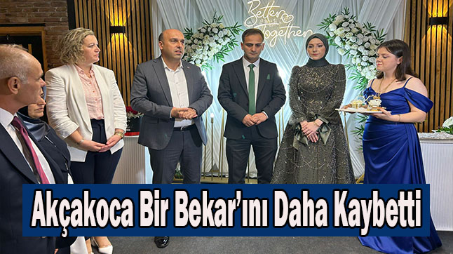 Bu Mutlu Günde Kaymakam Mustafa Can Mutlu Çifti Yanlız Bırakmadı