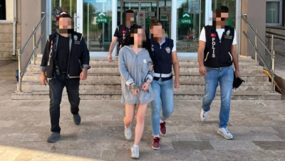 Sivas’ta Peygamber Efendimize hakaret ettiği gerekçesiyle 5 ay önce tutuklanan ve fuhuş, uyuşturucu gibi 29 ayrı suçtan kaydı bulunan kadın, yargılandığı davada 10 ay hapis cezasına çarptırıldı.