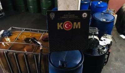 Litrelerce kaçak alkol ele geçirildi