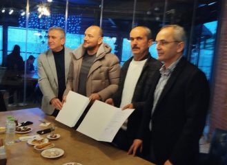 Akçakocalı İş İnsanı Burhan Özdemir’den Örnek Burs Desteği