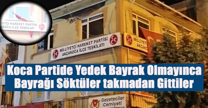 Akçakoca’da Yıpranmış Bayrağa Müdahale: Yırtık Bayrak Kaldırıldı, Yerine Yenisi Asılmadı