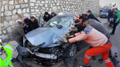 sağlık ekipleri tarafından Bolu İzzet Baysal Eğitim ve Araştırma Hastanesi’ne kaldırıldı