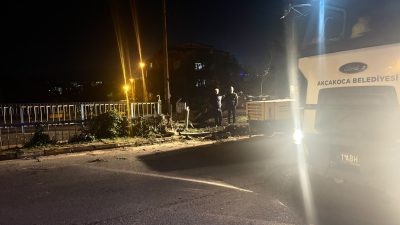 AYAZLI KÖPRÜSÜ’NDE GECE YARISI MESAİSİ! BELEDİYE EKİPLERİ DUR DURAK BİLMİYOR!